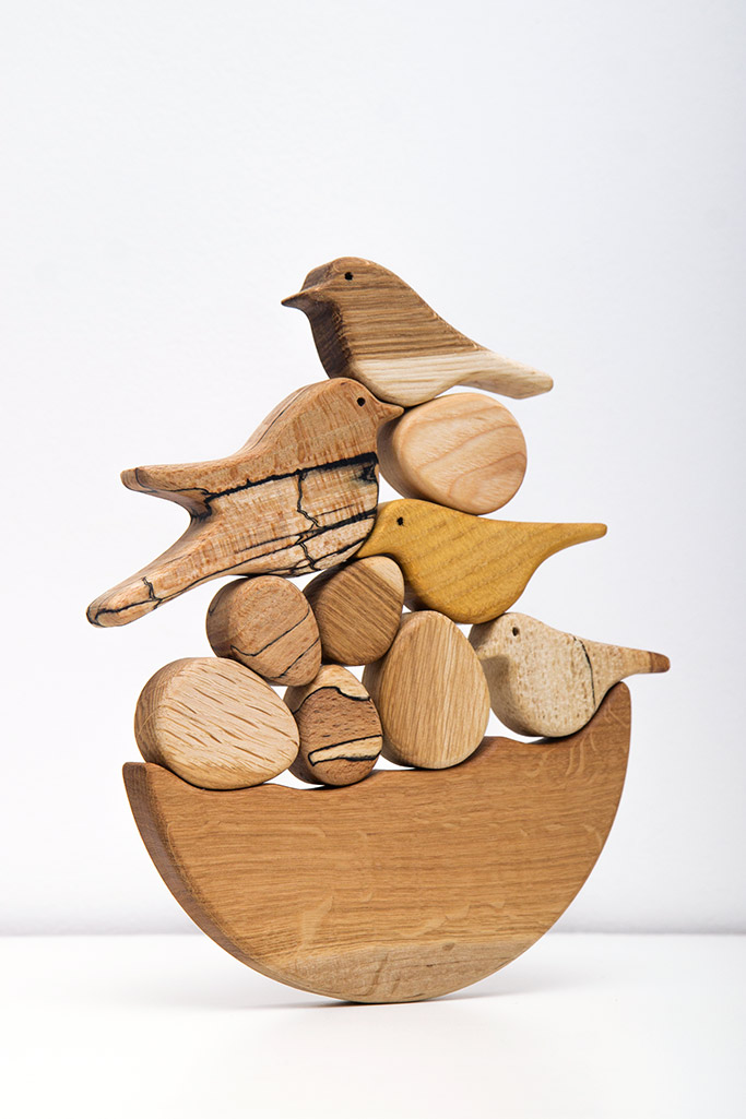 cuib-in-echilibru-lemnivor1